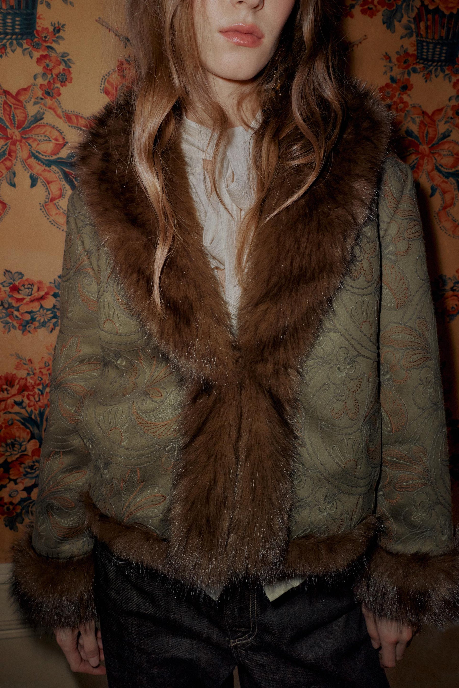 Bestickte, doppelseitige Jacke