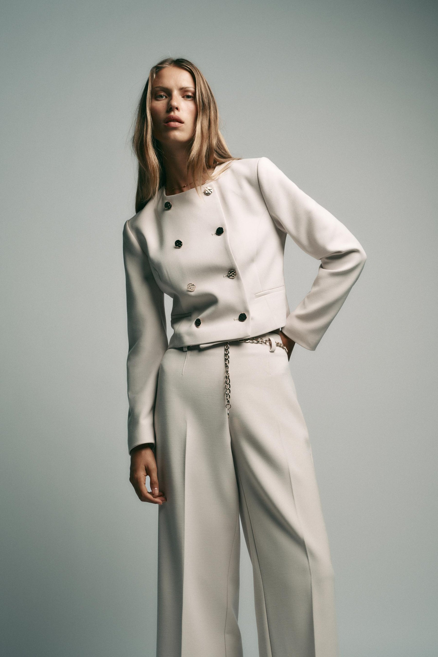 Cropped-Hose mit Kette