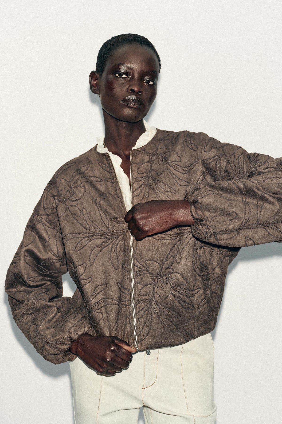 Bestickte Wildleder-Bomberjacke