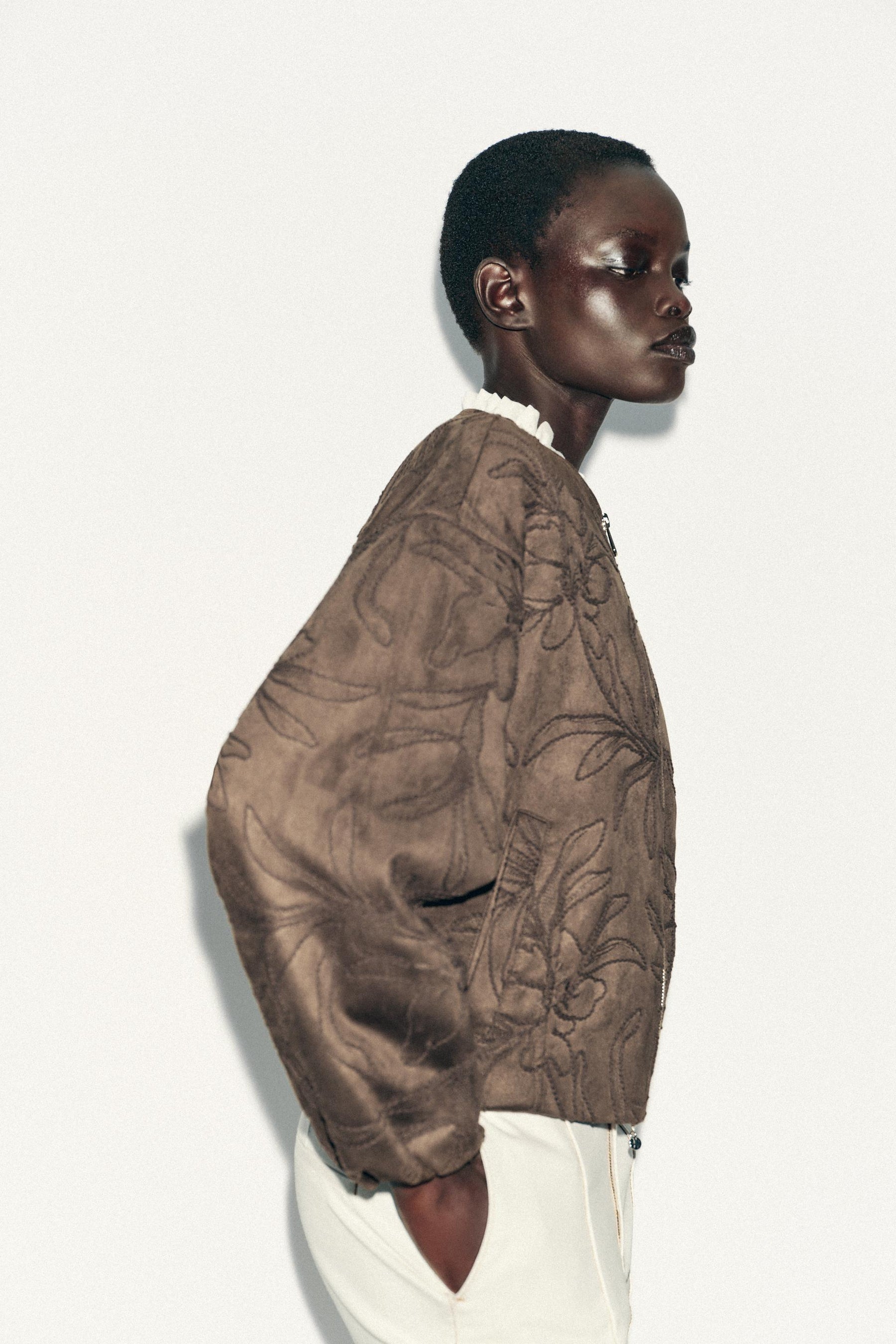 Bestickte Wildleder-Bomberjacke