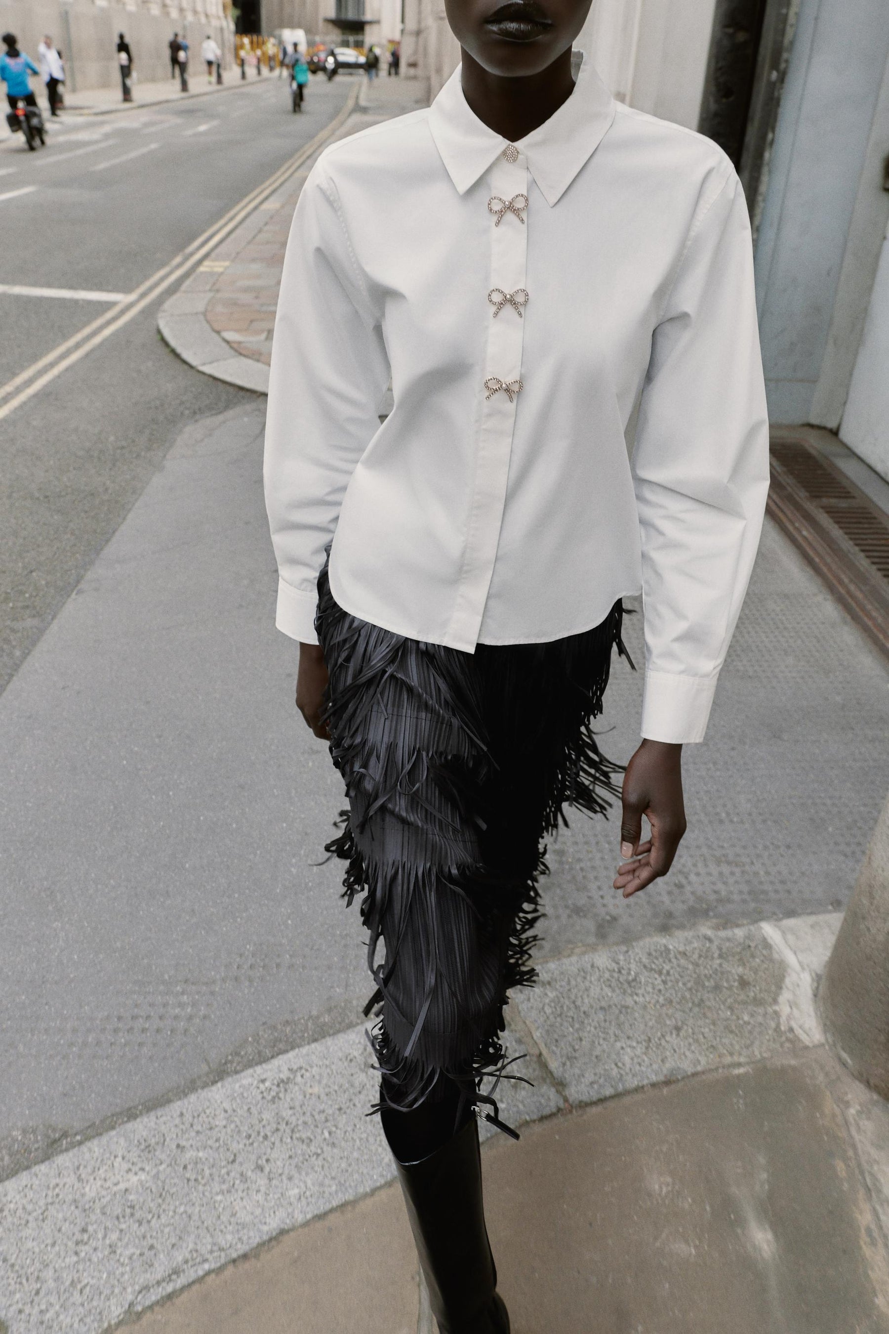 Popelinehemd mit Strassknöpfen