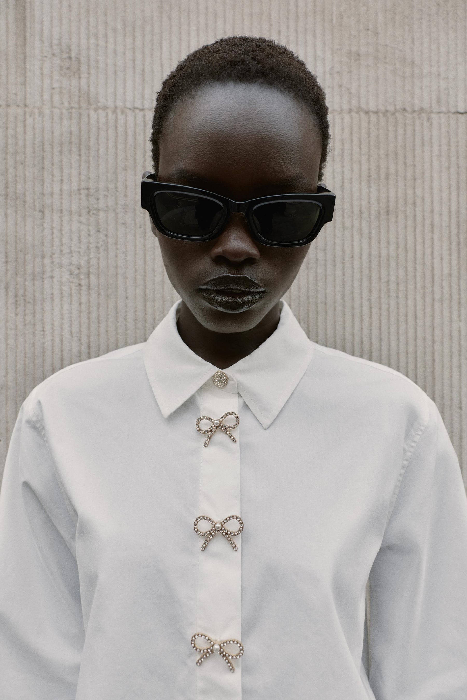 Popelinehemd mit Strassknöpfen