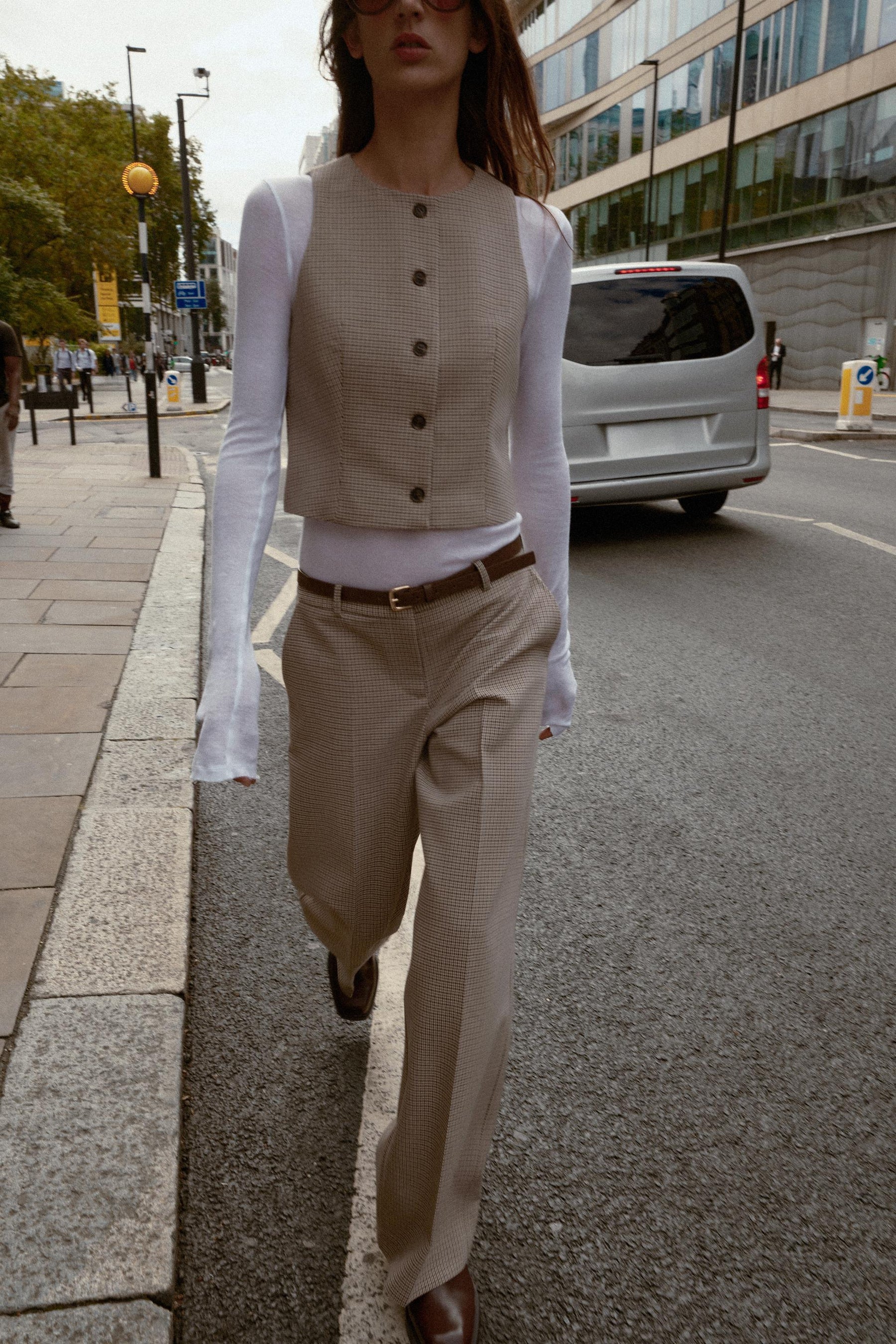 Karierte Hose mit Gürtel