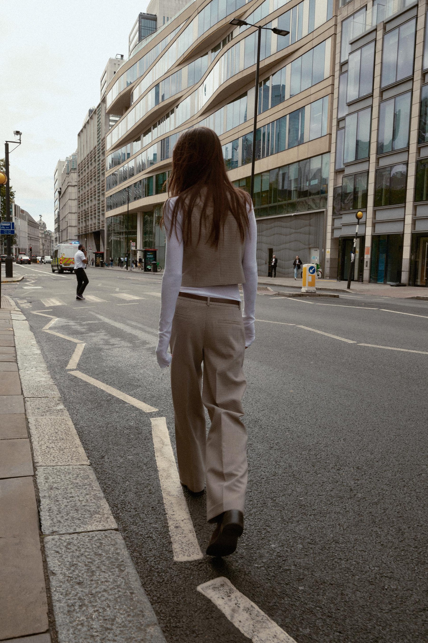 Karierte Hose mit Gürtel