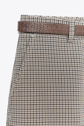 Karierte Hose mit Gürtel
