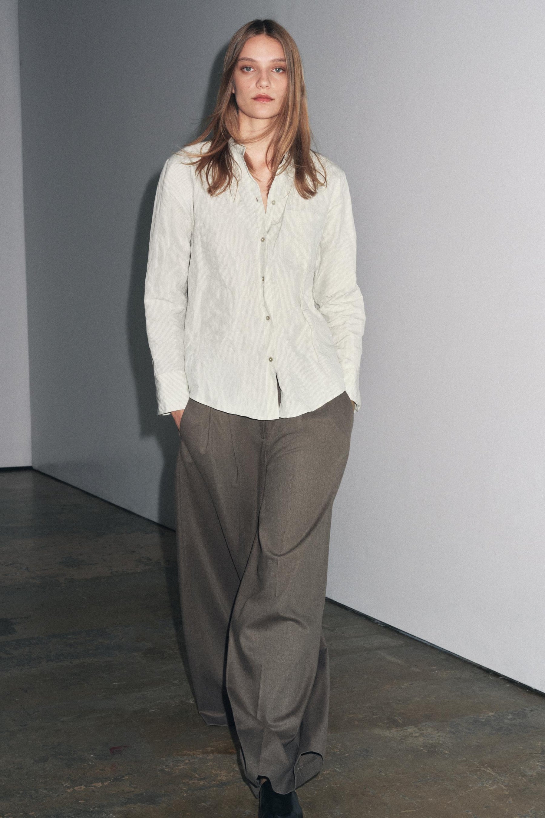 Weit geschnittene Faltenhose