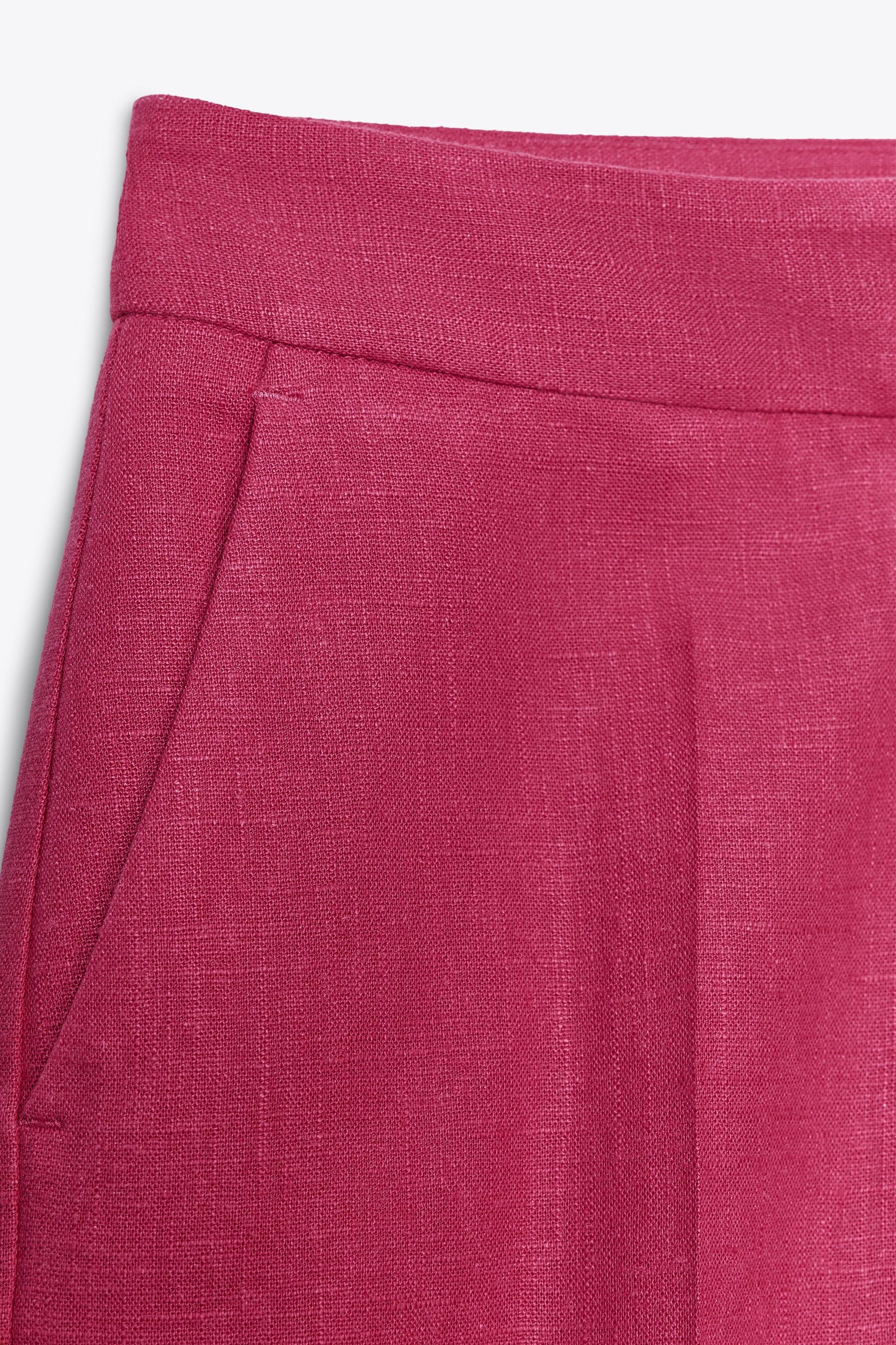 Schmale Hose mit hohem Bund