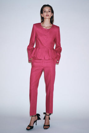 Schmale Hose mit hohem Bund