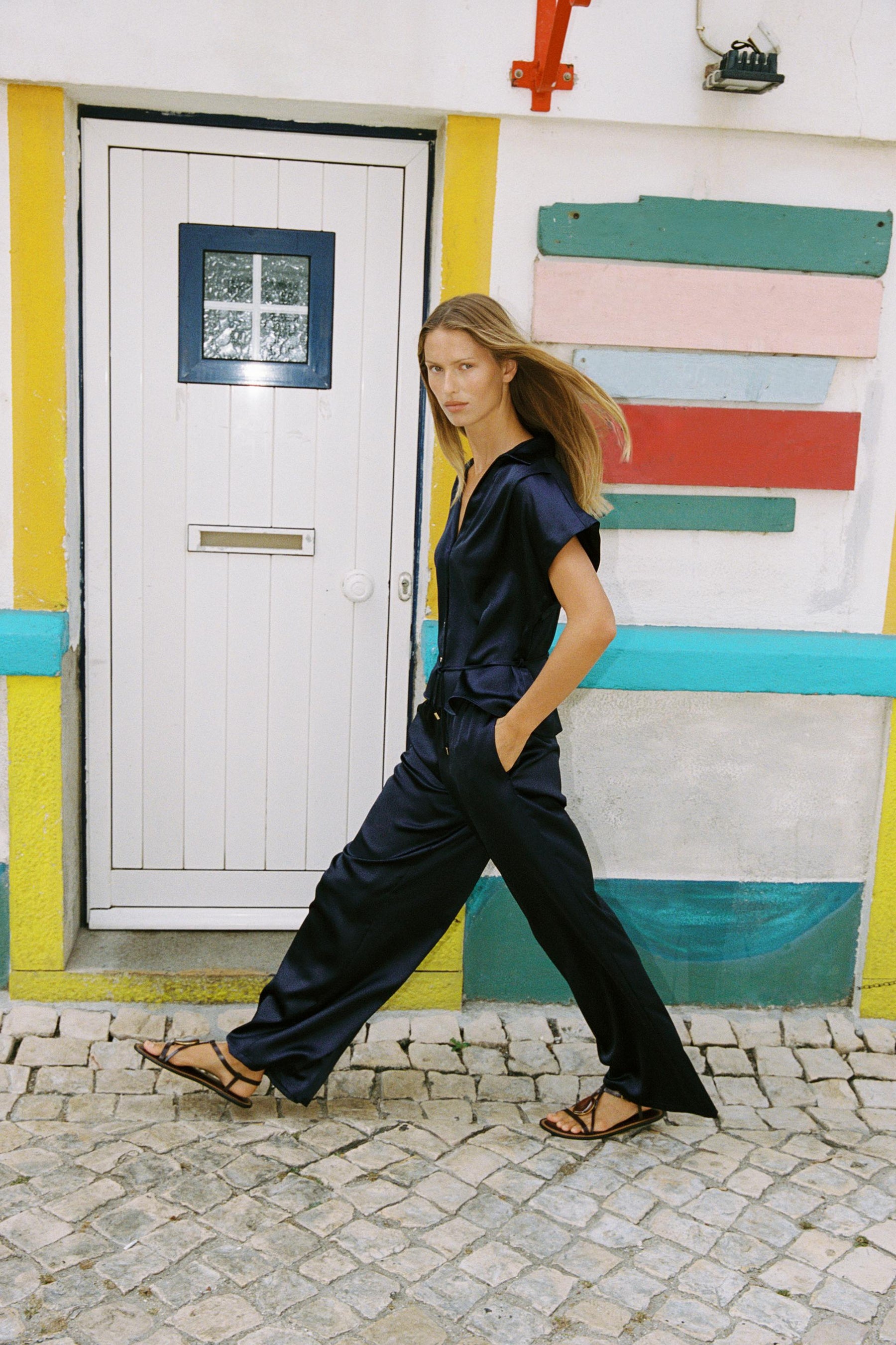 Satinhemd mit Gürtel