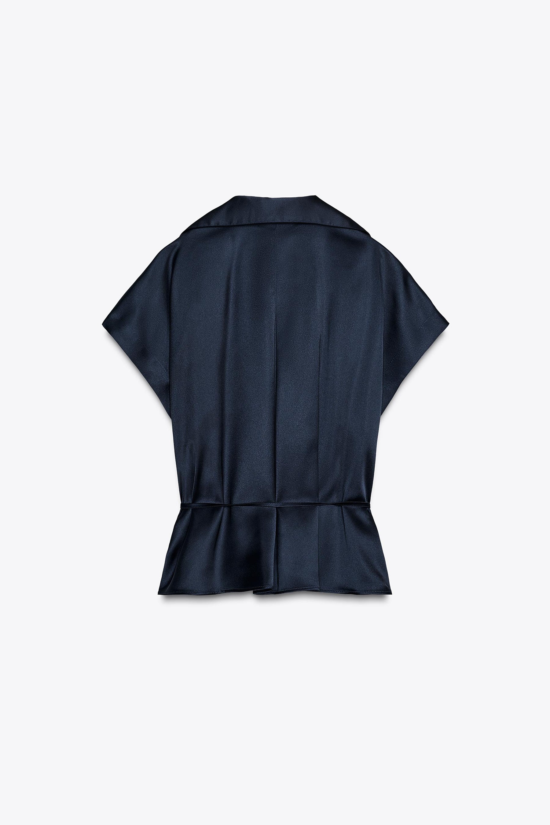 Satinhemd mit Gürtel