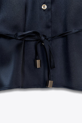 Satinhemd mit Gürtel