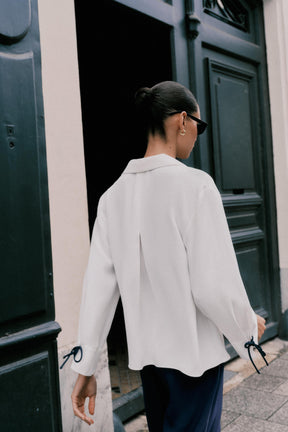 Hemd mit kontrastierenden Zierstreifen