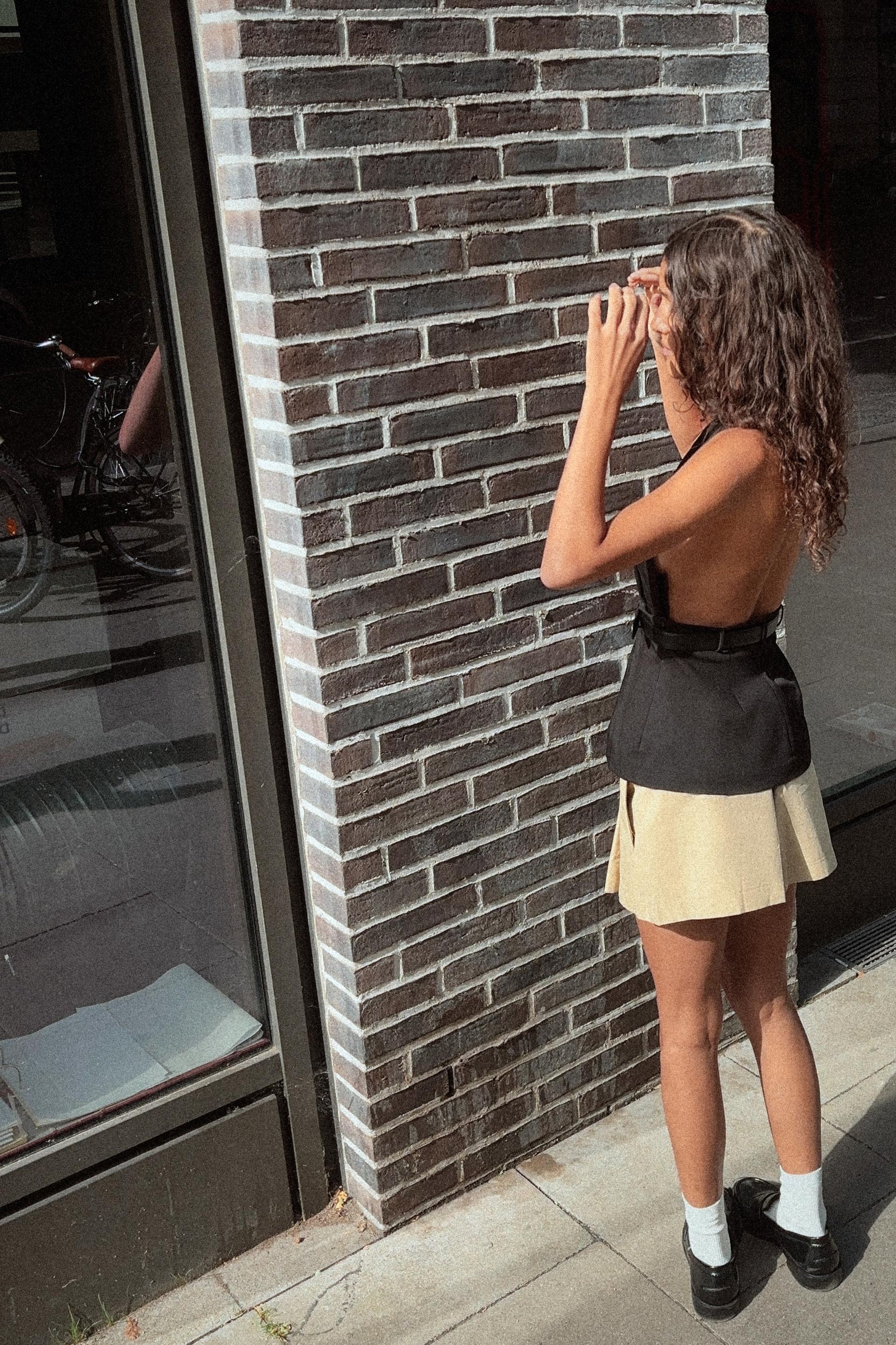 Neckholder-Top mit Gürtel