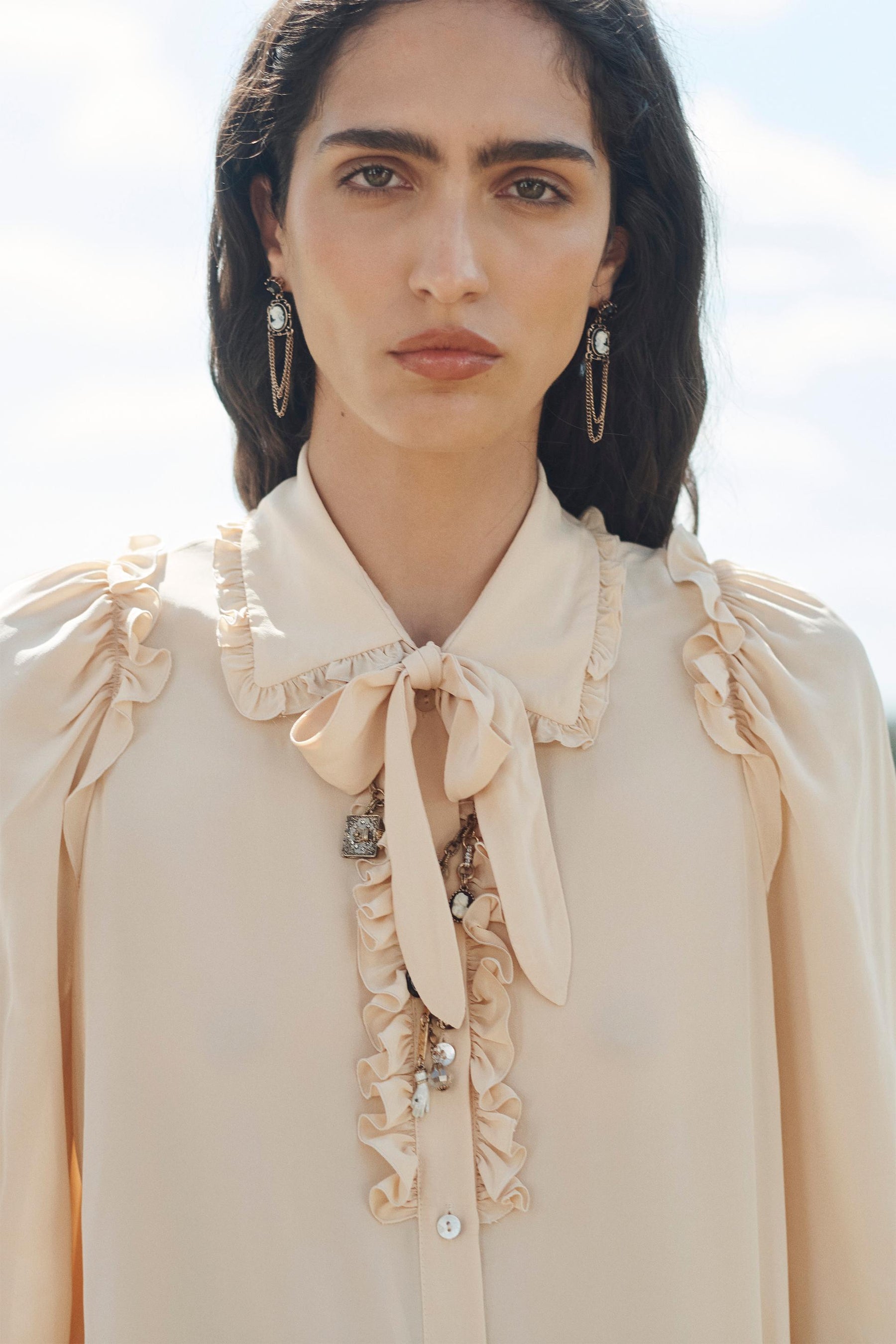 Hemd mit romantischem Schleifenakzent