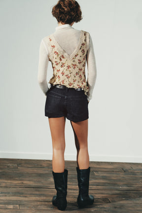 Oberteil aus floraler Spitze