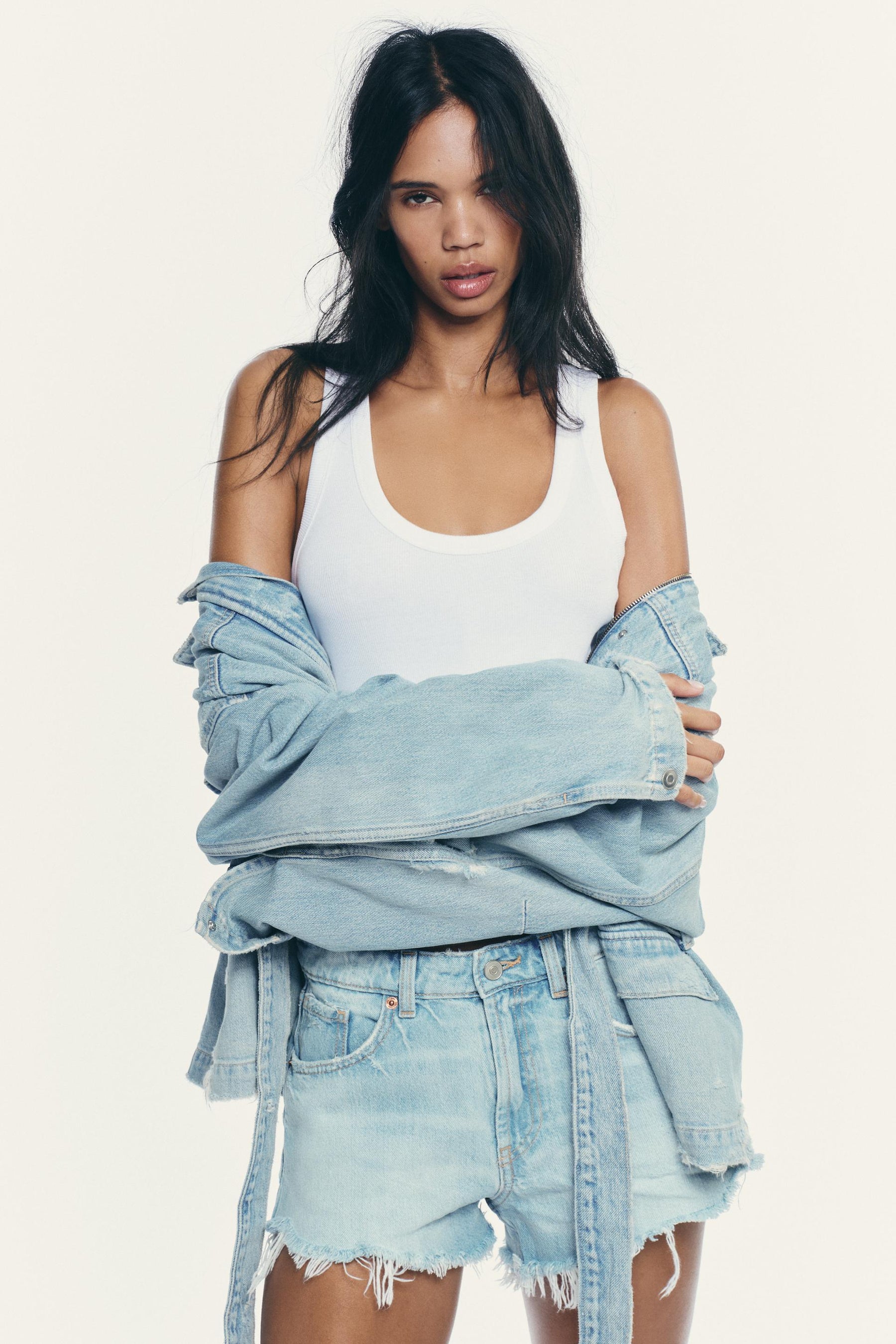 Jeansshorts mit mittelhohem Bund