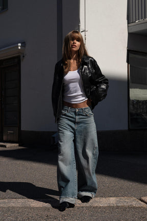 Baggy Jeans mit umgeschlagenem Bund und mittelhohem Bund