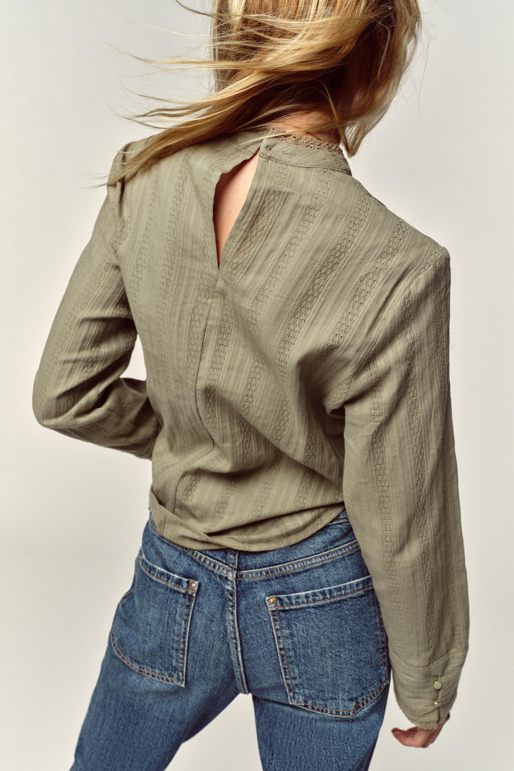 Hemd mit Spitzenbesatz