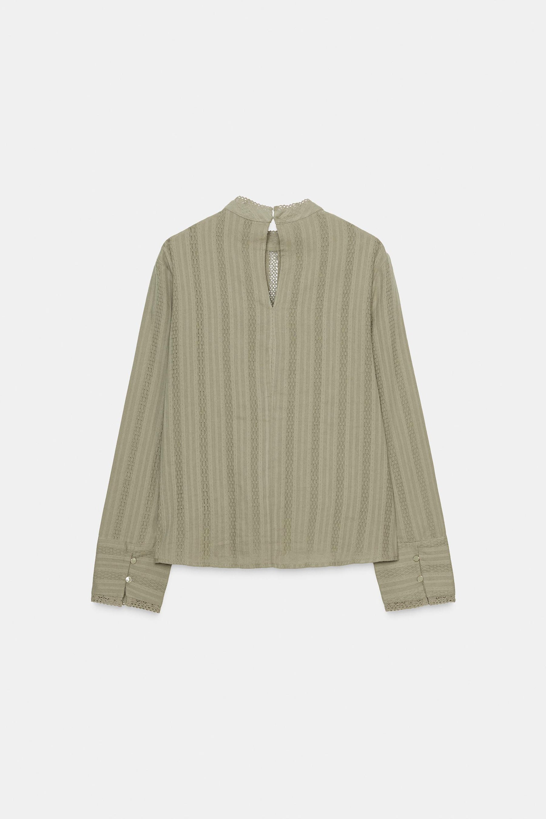 Hemd mit Spitzenbesatz