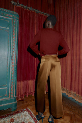 Satinhose mit weitem Bein