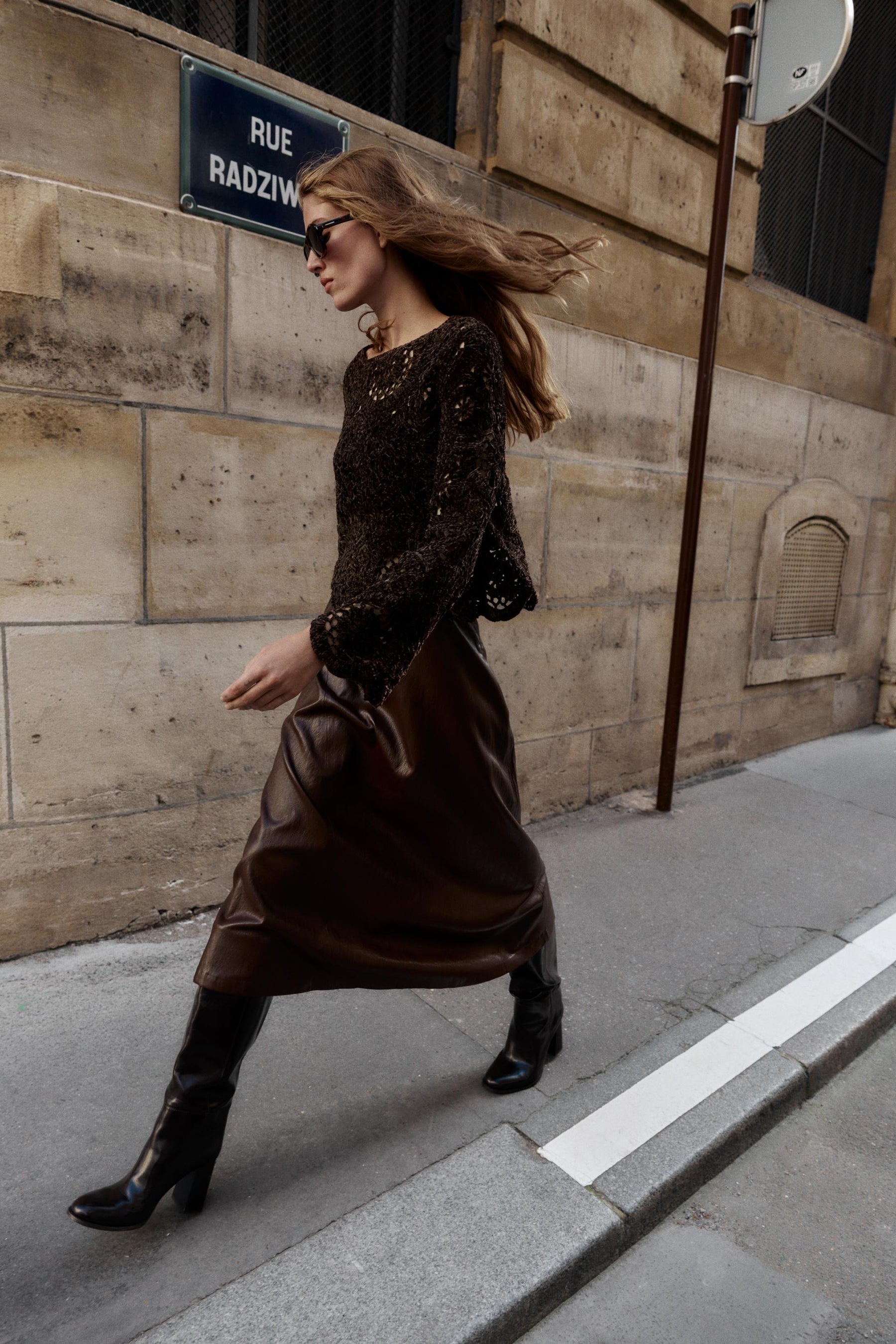 Gehäkelter langer Pullover