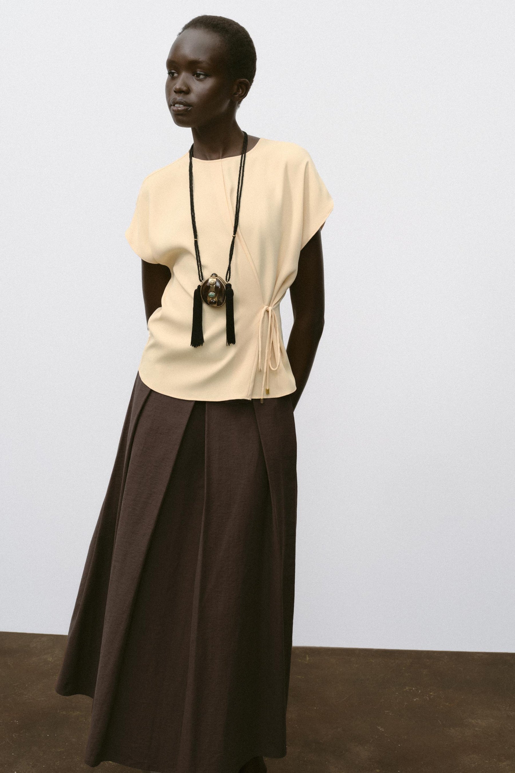 SCHNÜRTOUCH MIT FLÜGELNdem