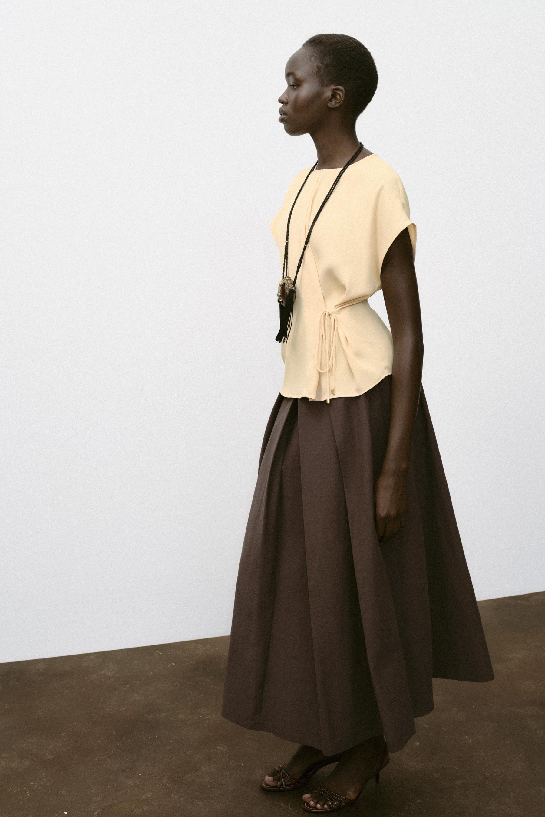 SCHNÜRTOUCH MIT FLÜGELNdem