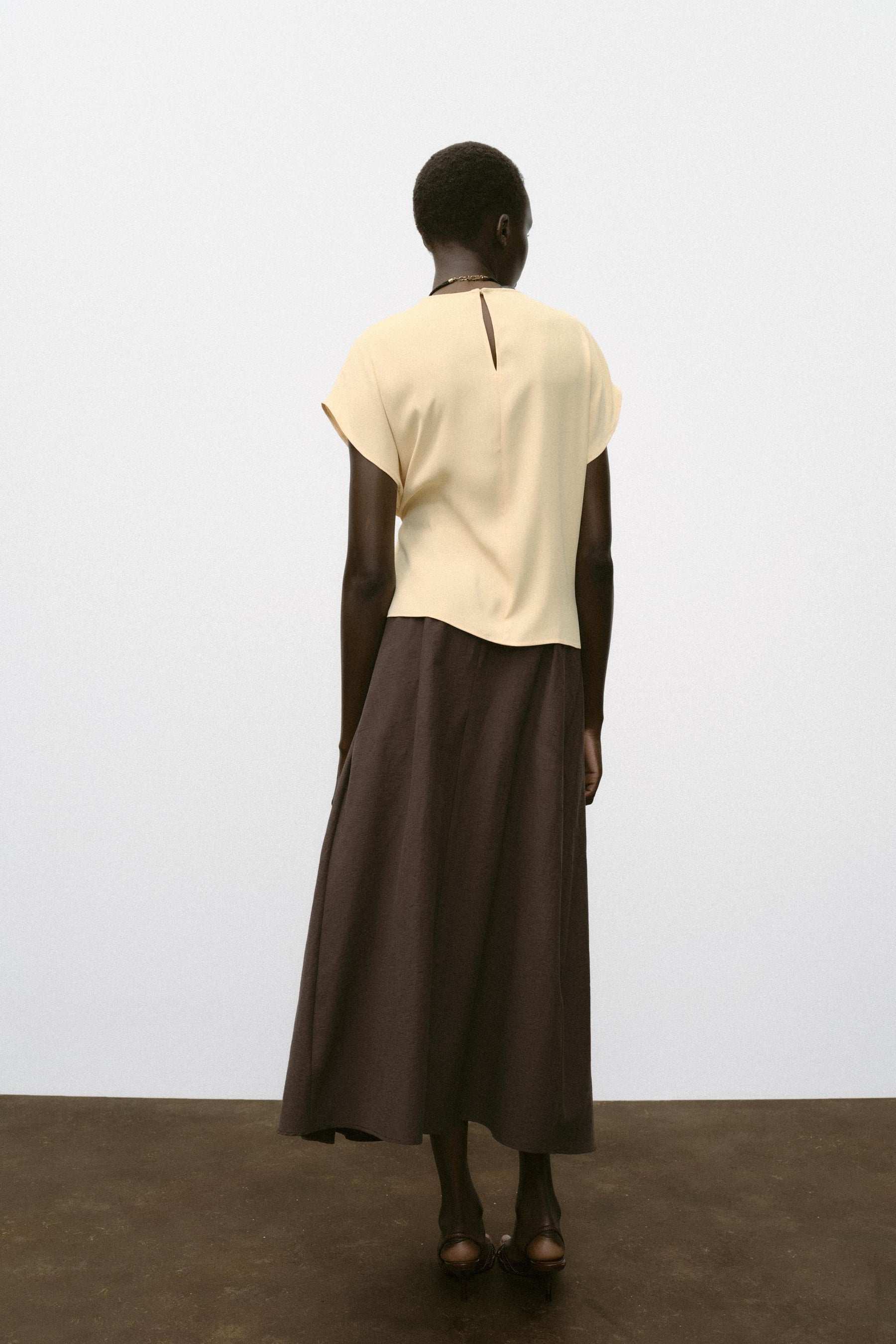 SCHNÜRTOUCH MIT FLÜGELNdem