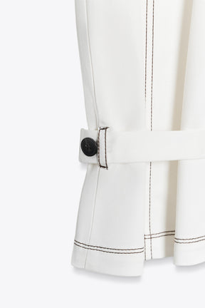 HOSE MIT KONTRASTSTÜTZNÄHTEN