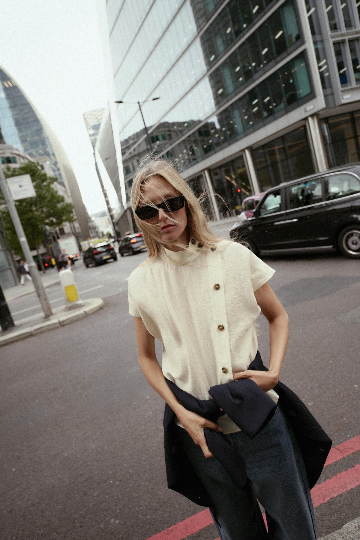 Hemd mit Kontrastknöpfen