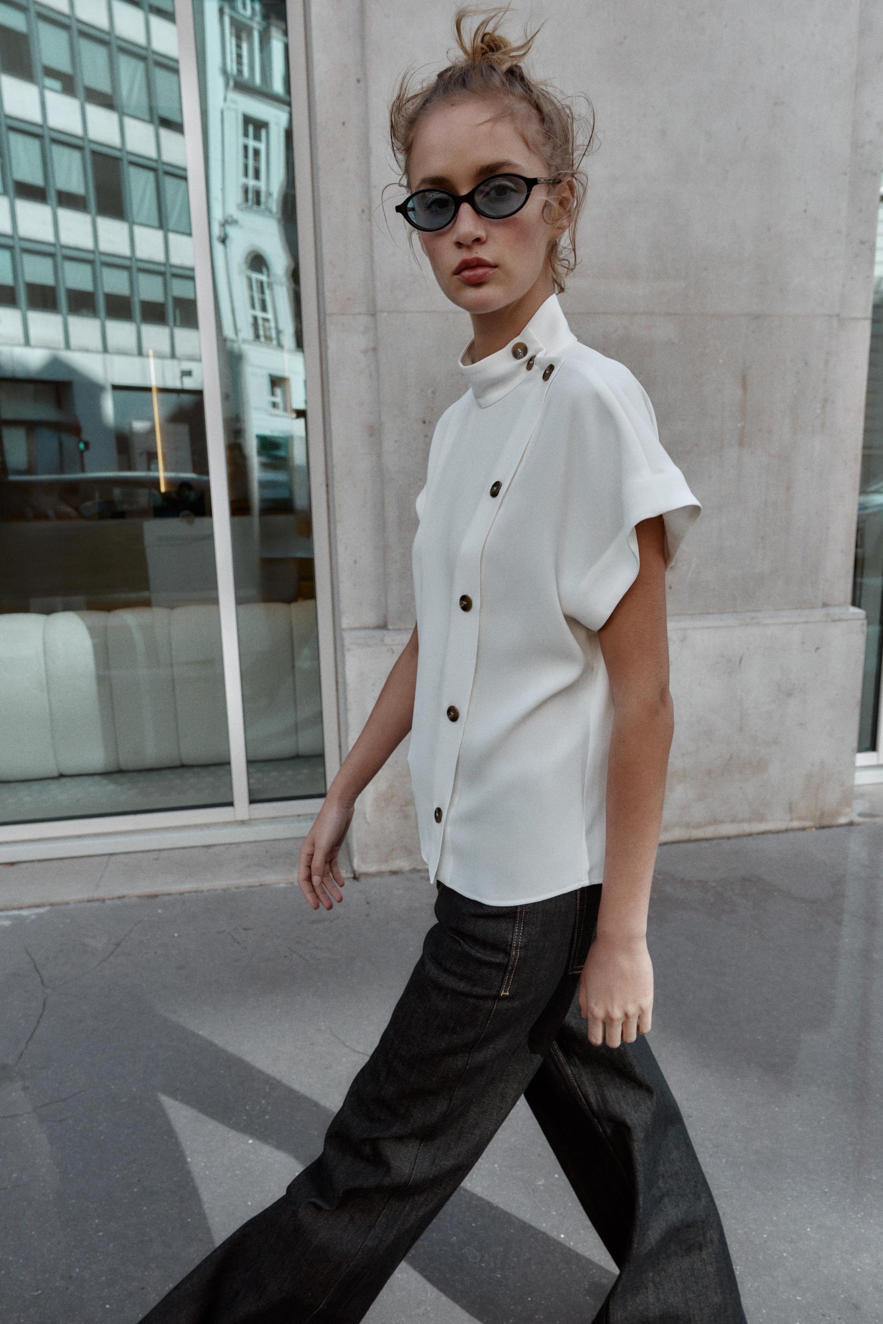 Hemd mit Kontrastknöpfen