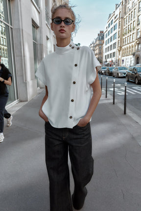 Hemd mit Kontrastknöpfen