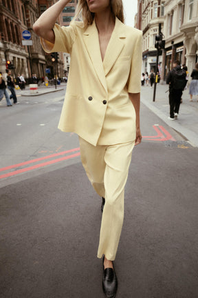 Strukturierte Hose mit geradem Bein