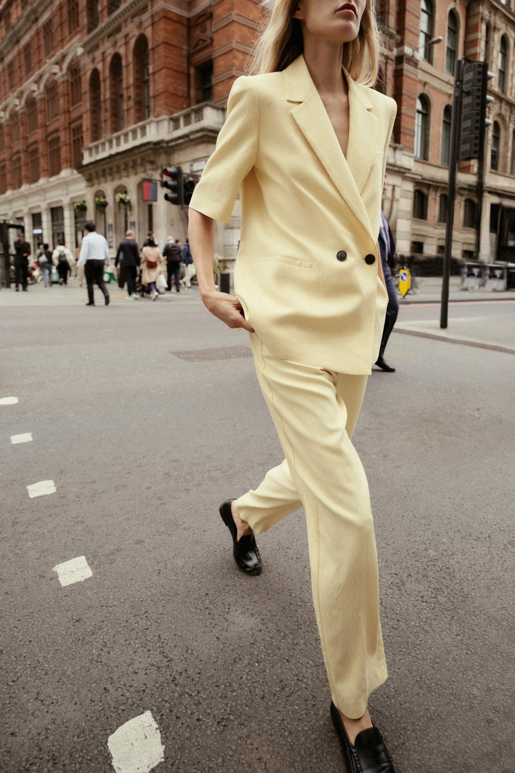 Strukturierte Hose mit geradem Bein