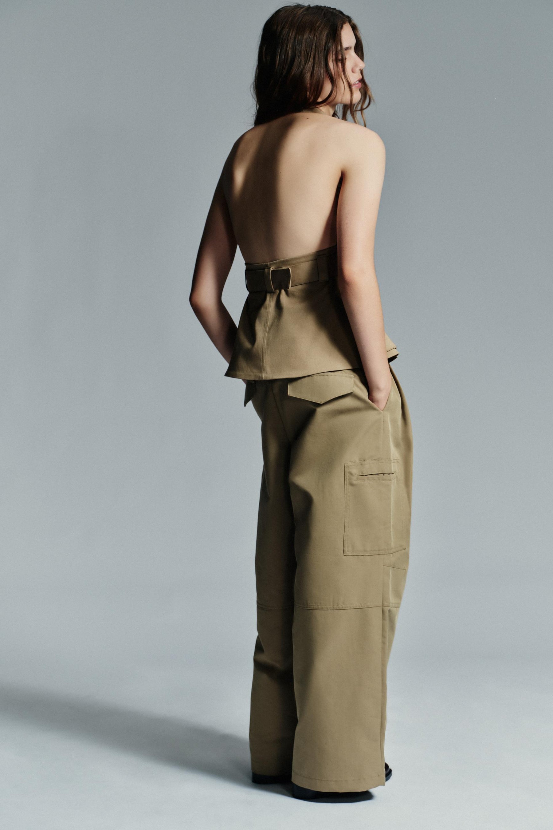 Ärmelloses Top mit Tasche