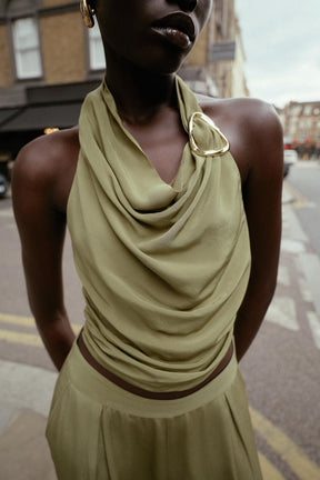 Neckholder-Top mit Knotendetail