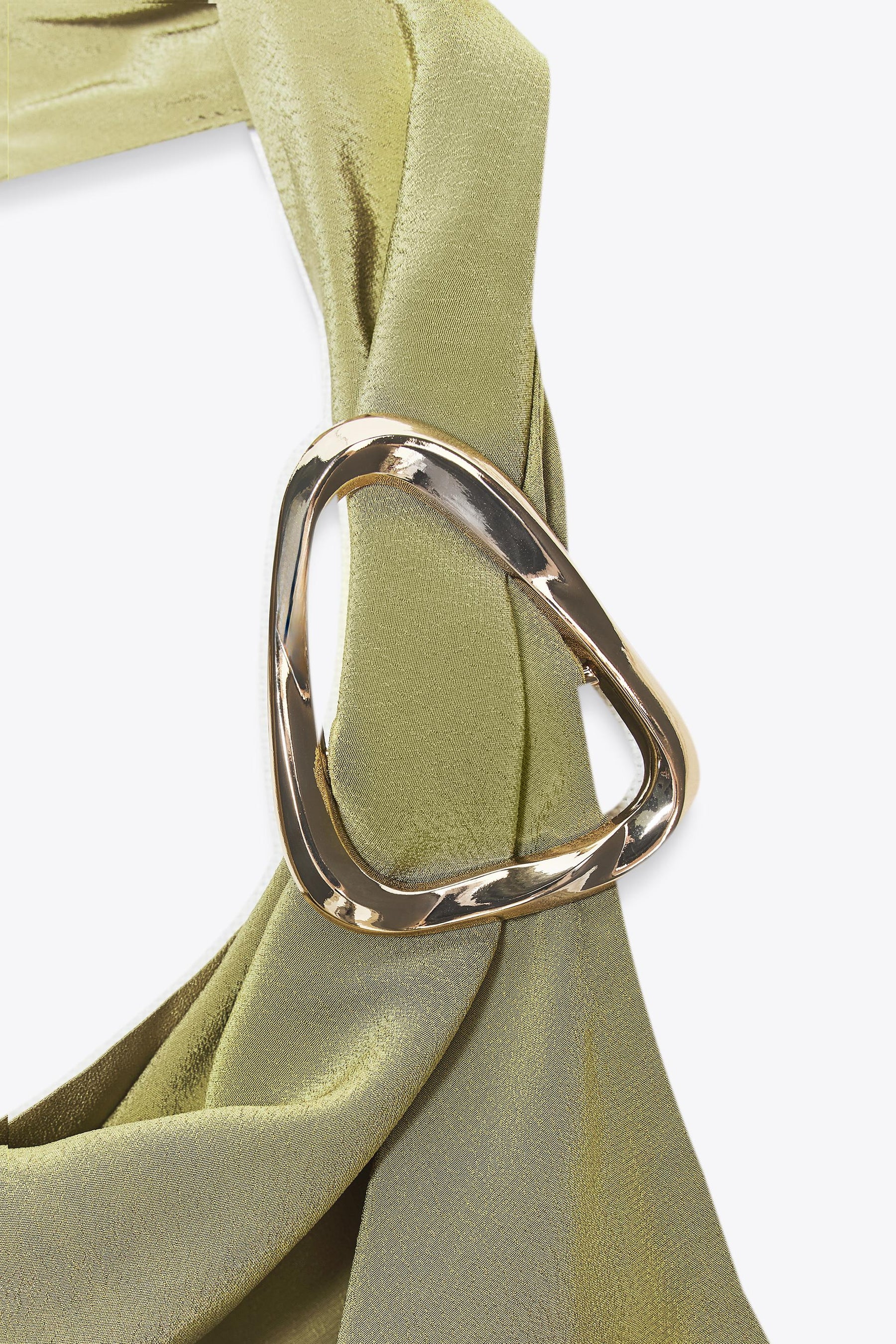 Neckholder-Top mit Knotendetail