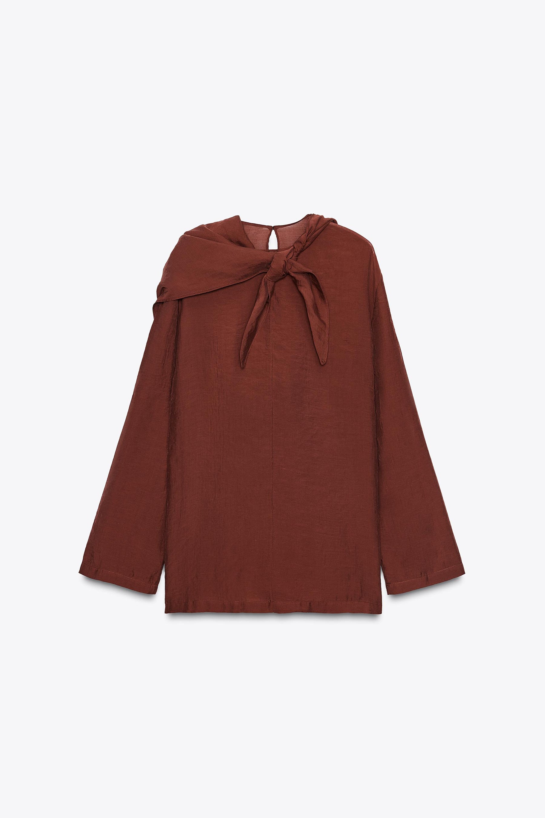 Fließende Bluse mit Schal