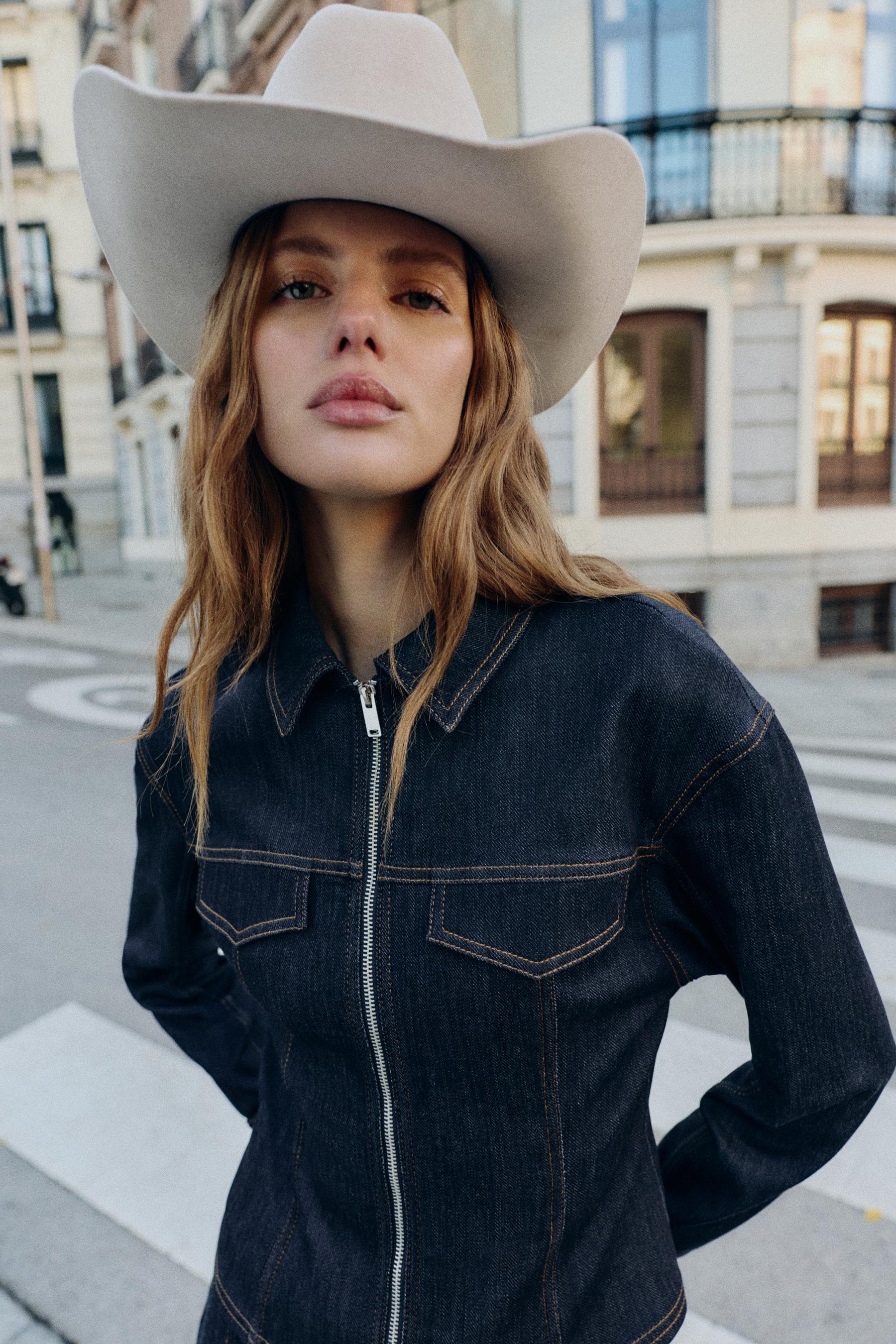Z1975 FITTED DENIM JACKET - Image 2