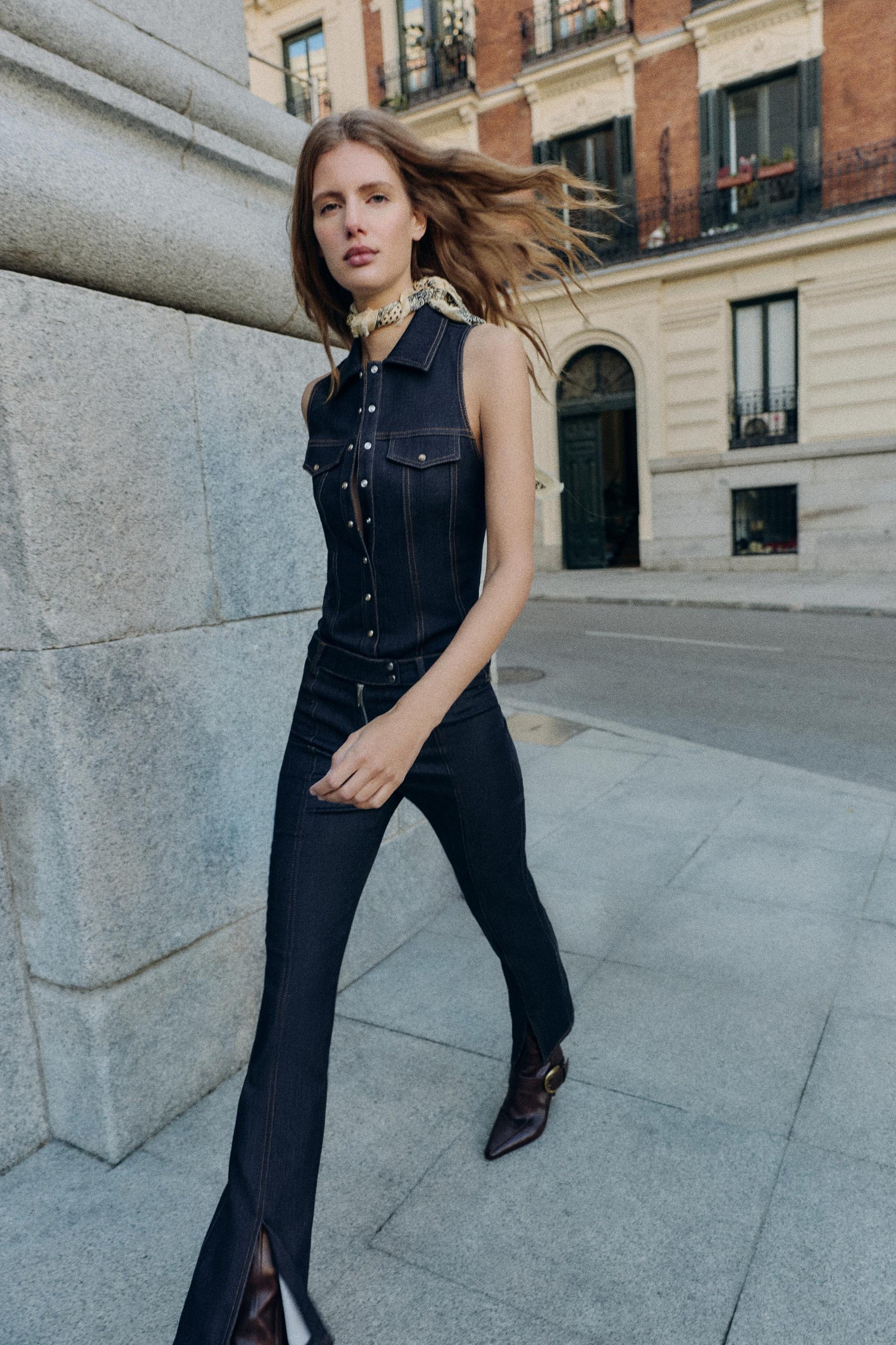 Figurbetonter Jeansbody