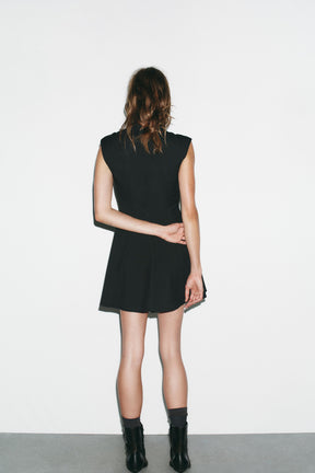 Voluminöses kurzes Kleid