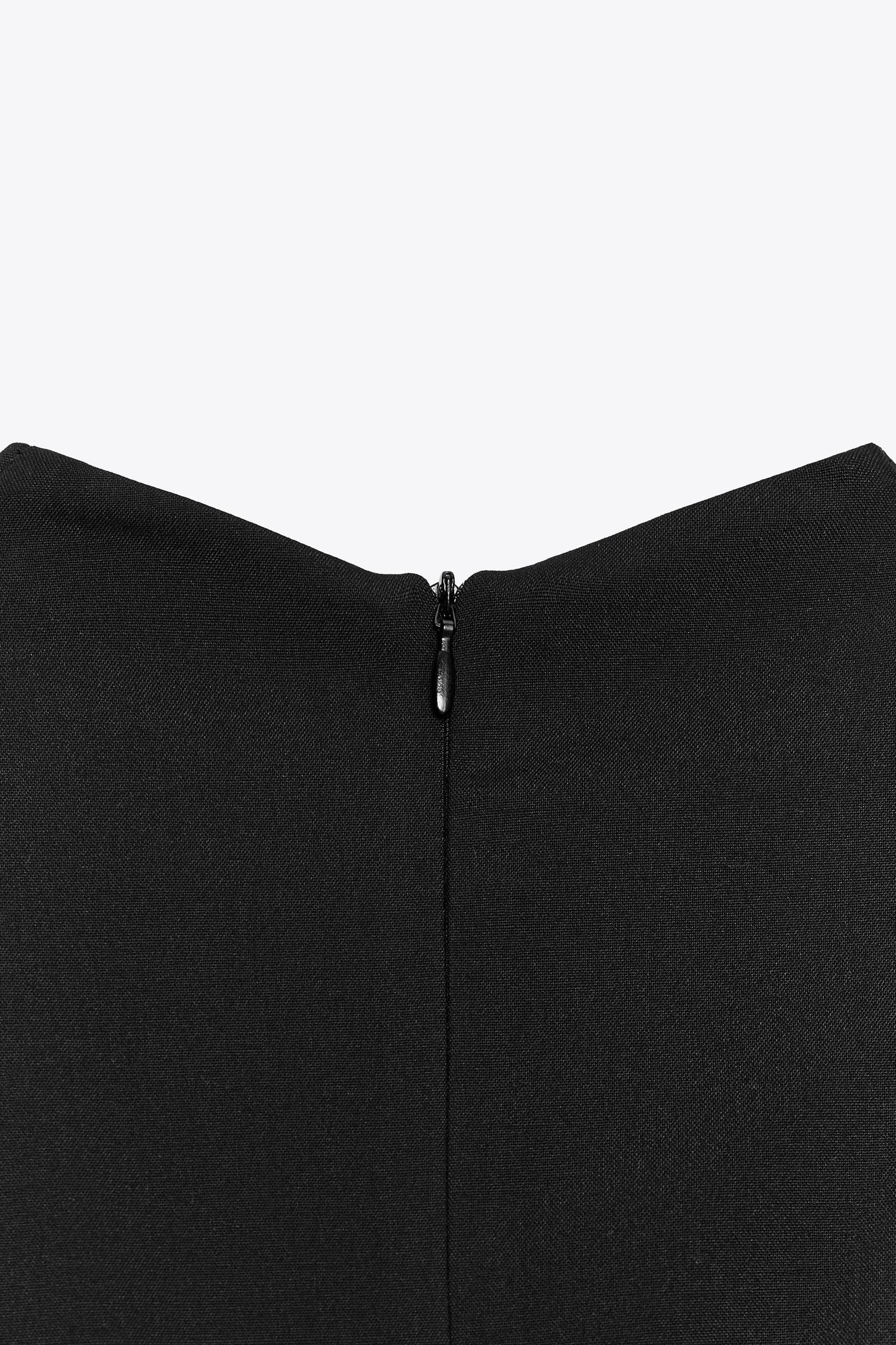 Voluminöses kurzes Kleid