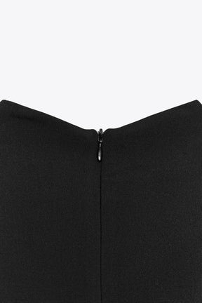 Voluminöses kurzes Kleid