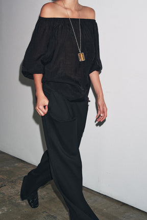 Modisches schulterfreies Top