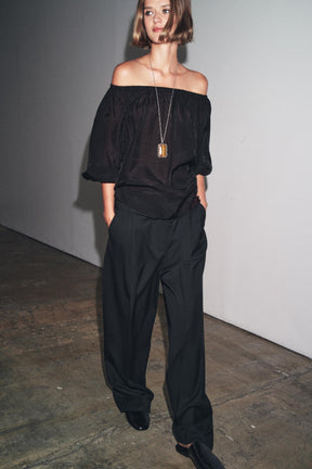 Modisches schulterfreies Top