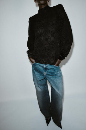 Samtbluse mit Schleife