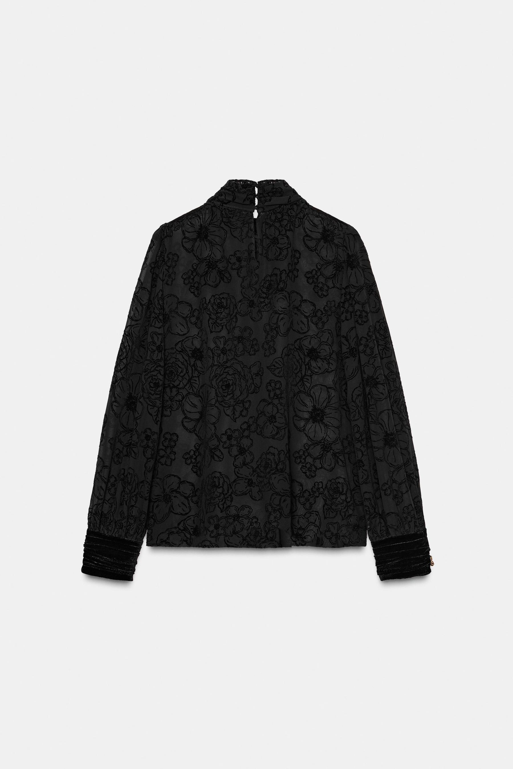 Samtbluse mit Schleife