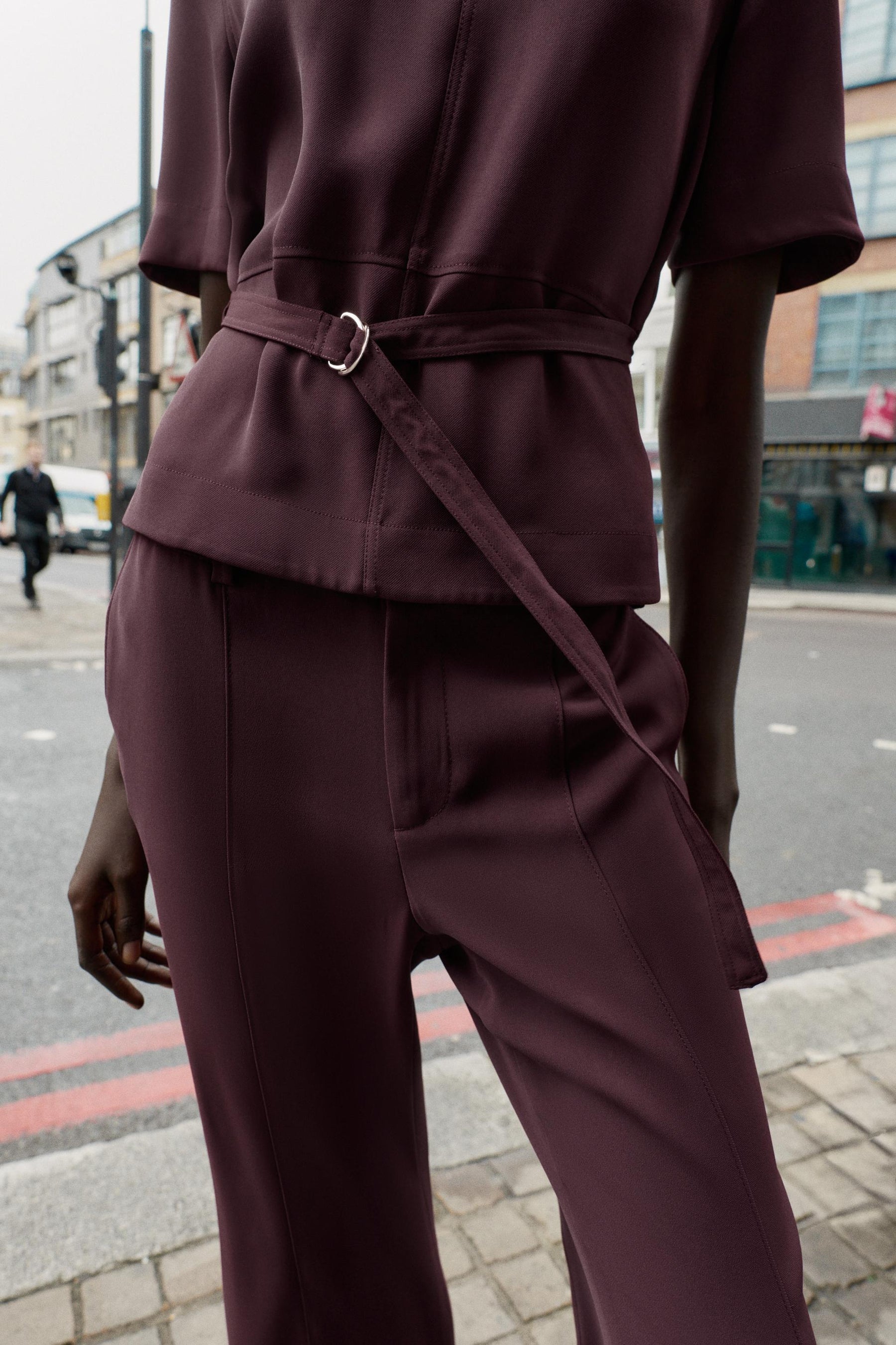 Kurzarmtop mit Gürtel