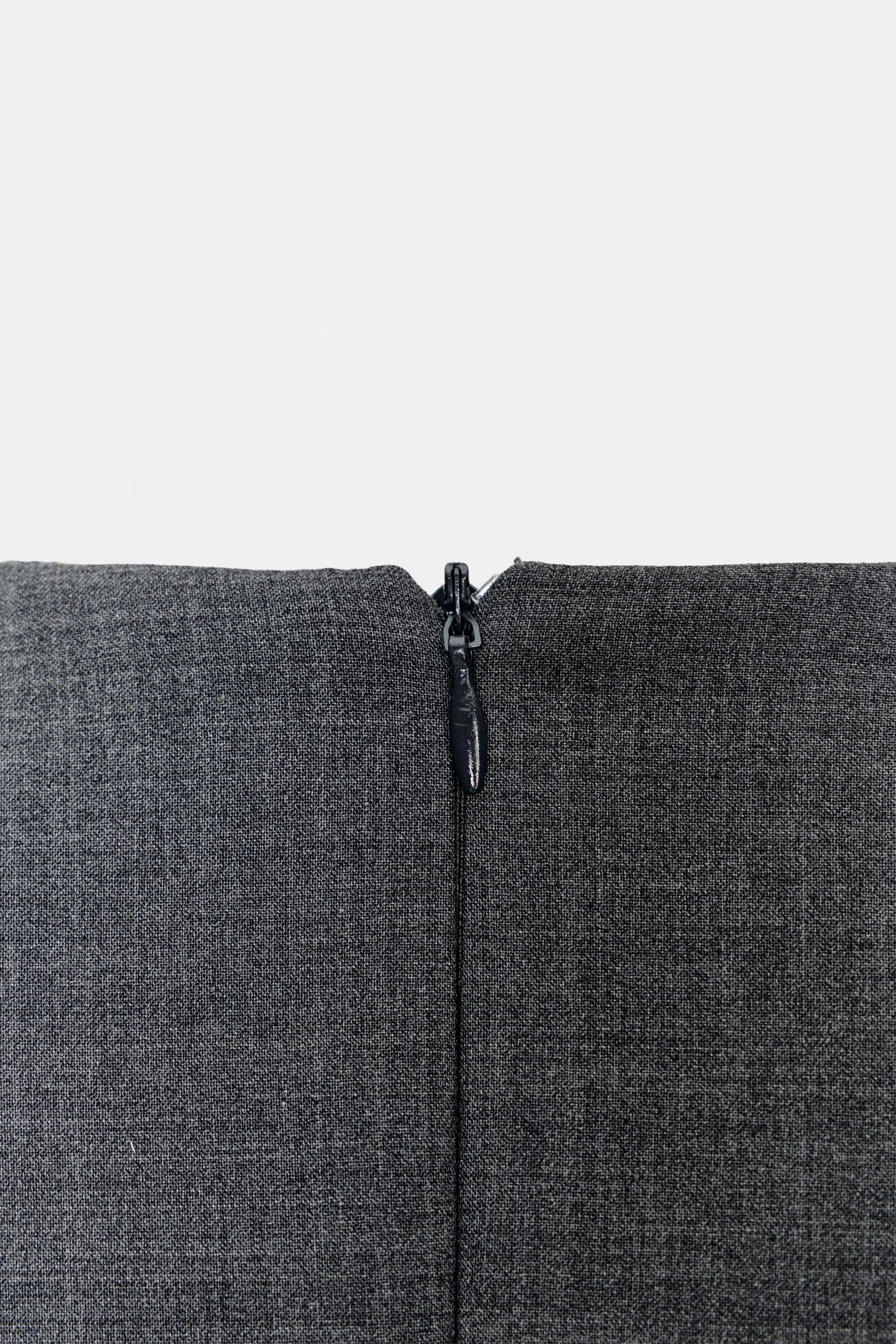 Kleid mit V-Ausschnitt