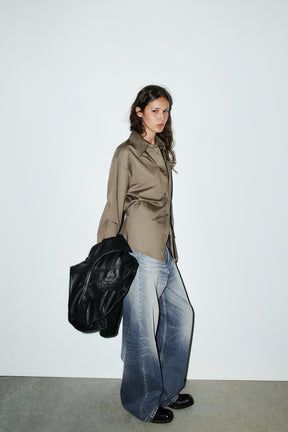 Hemd mit tailliertem Saum